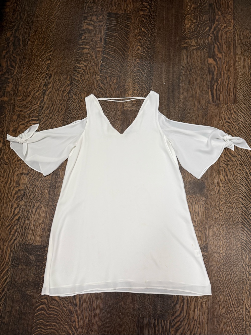 Krisa White Cold Shoulder V-Neck Mini Dress Tie Sleeve Detail Size Small